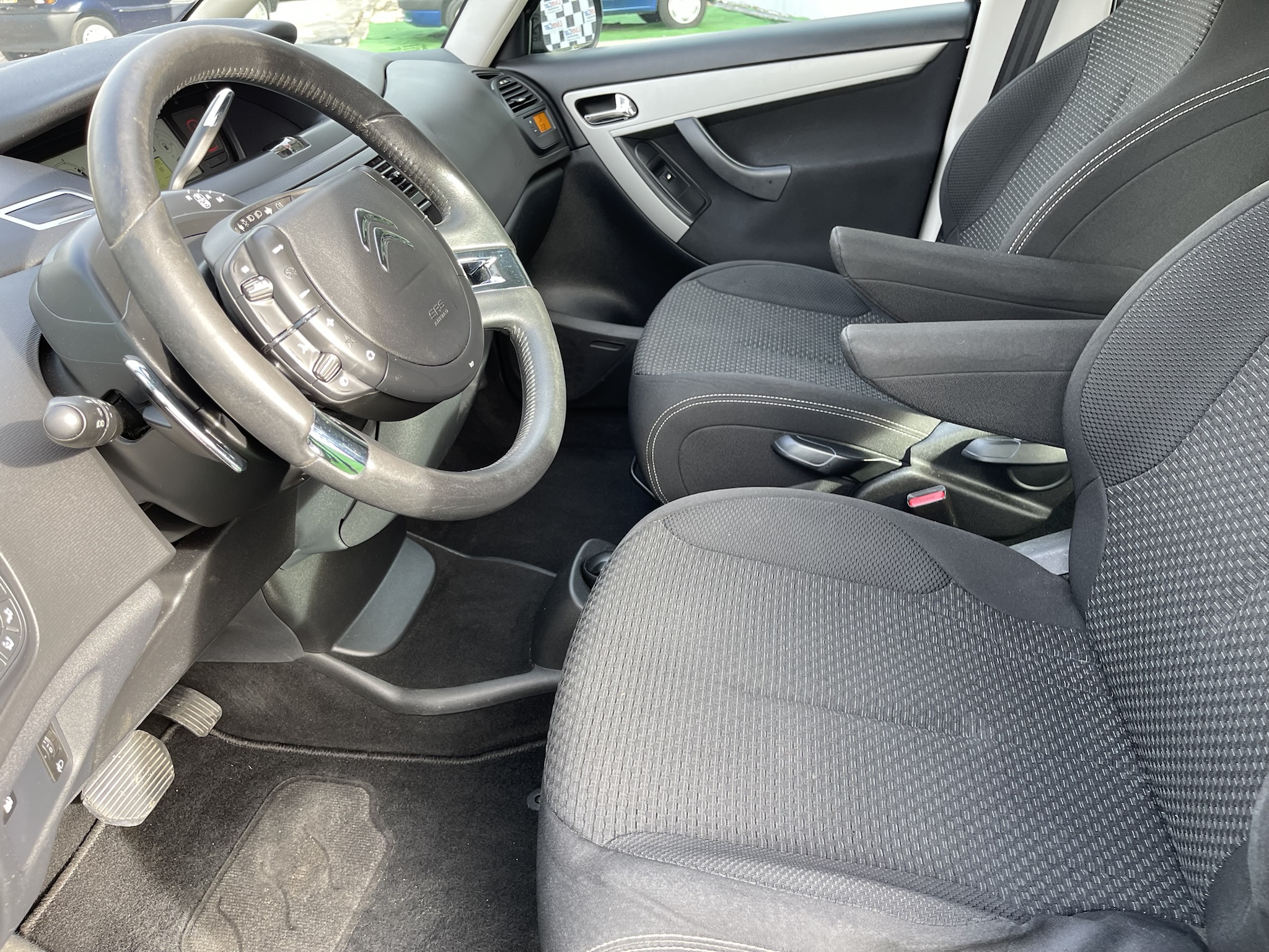 Citroën C4 Grand Picasso 1.6 | Imagem 13
