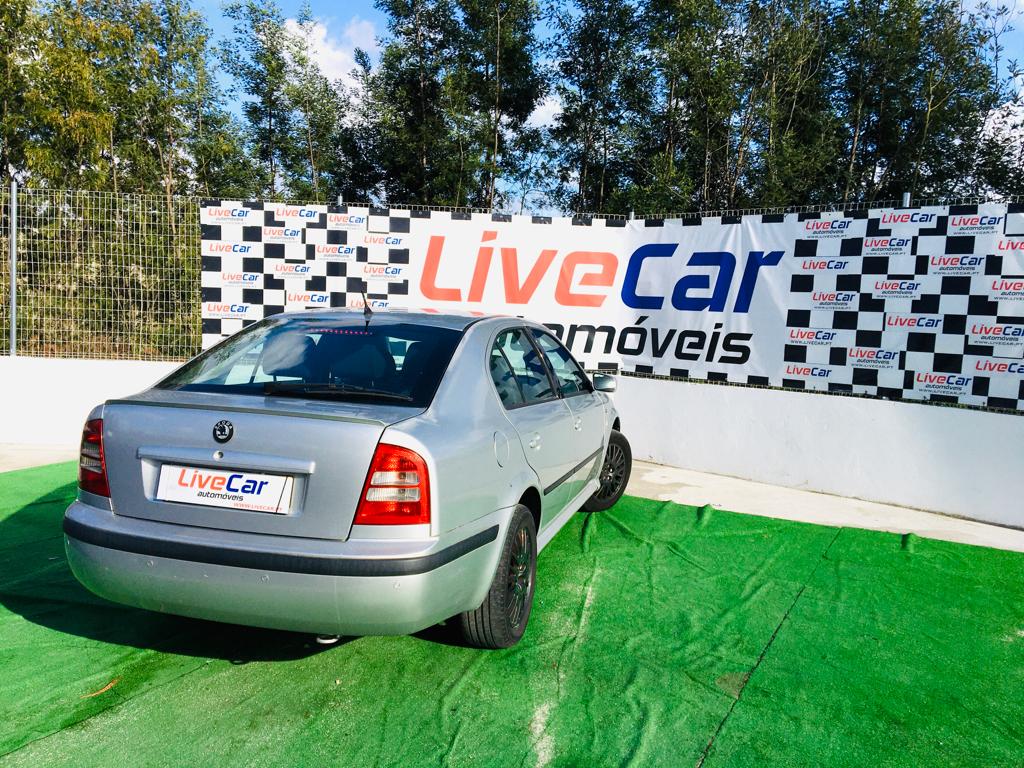 Skoda Octavia 1.6 ELEGANCE | Imagem 11