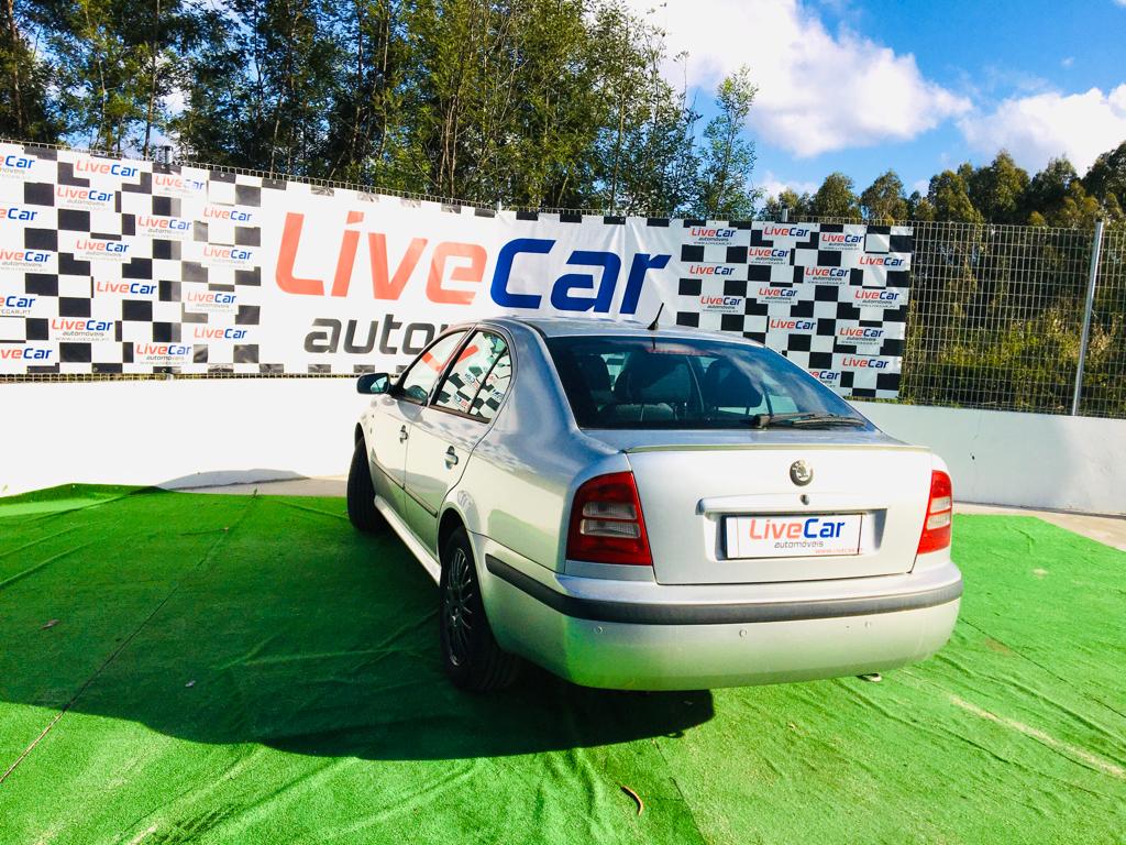 Skoda Octavia 1.6 ELEGANCE | Imagem 12