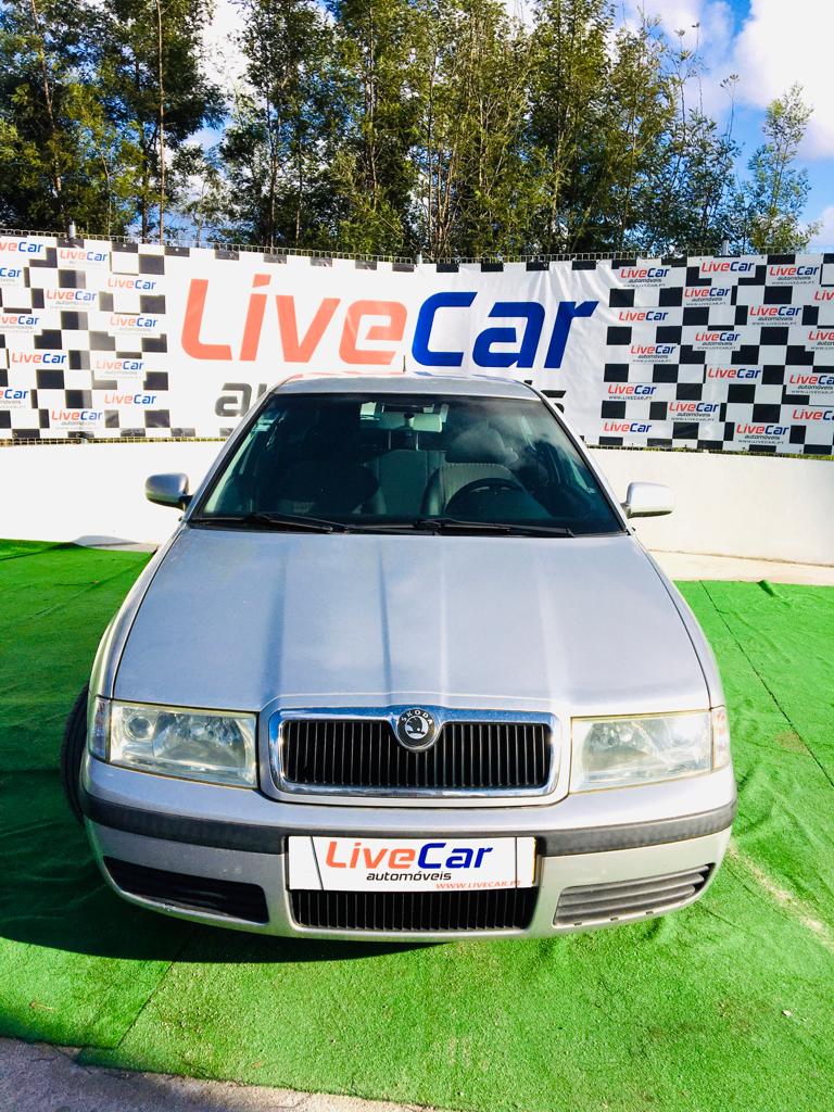 Skoda Octavia 1.6 ELEGANCE | Imagem 14