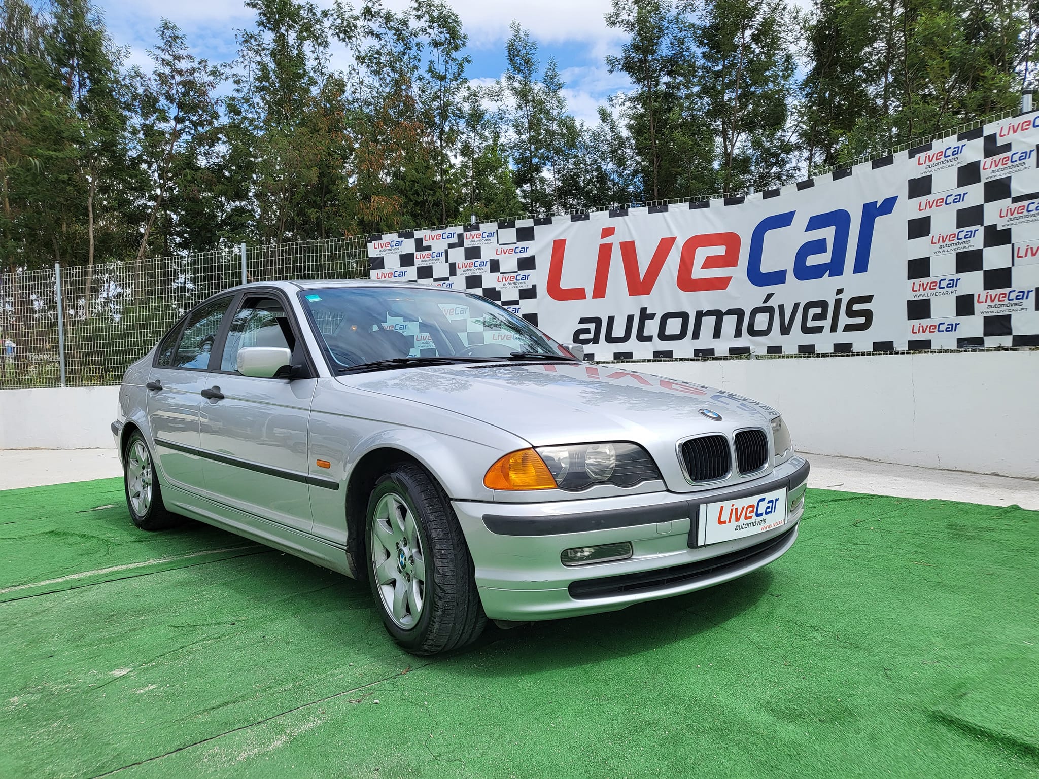 BMW 320  | Imagem 4