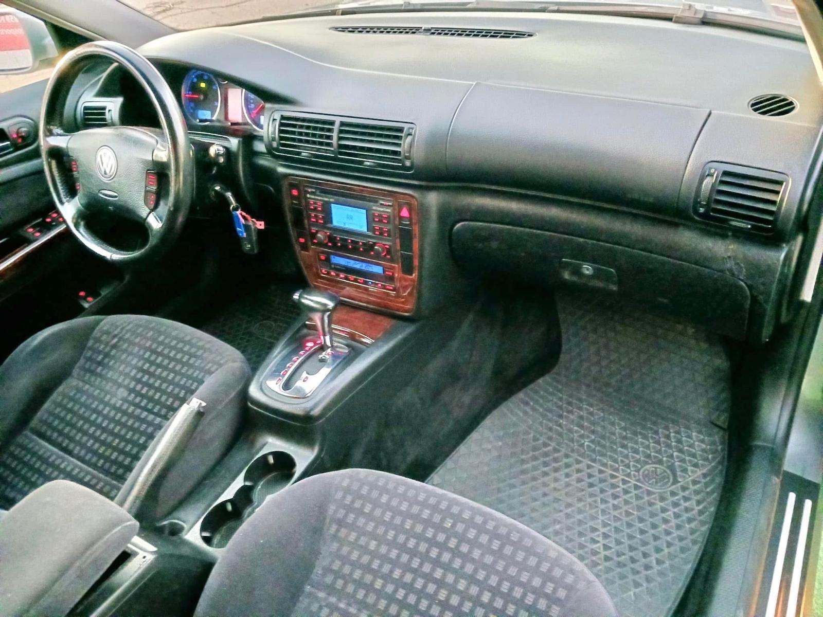 Volkswagen Passat ST 1.9 TDI | Imagem 14