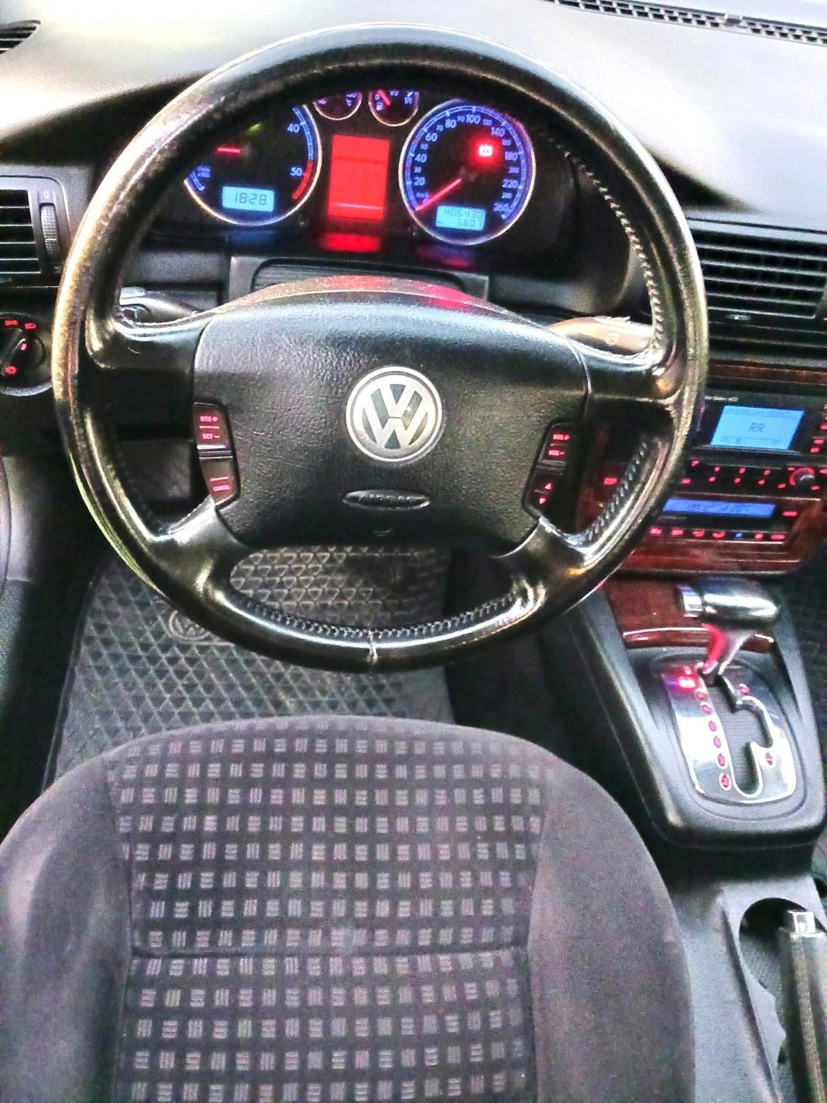 Volkswagen Passat ST 1.9 TDI | Imagem 8