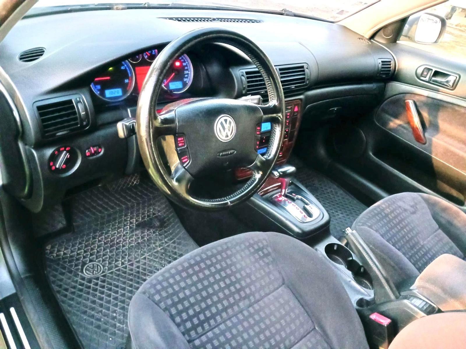 Volkswagen Passat ST 1.9 TDI | Imagem 10