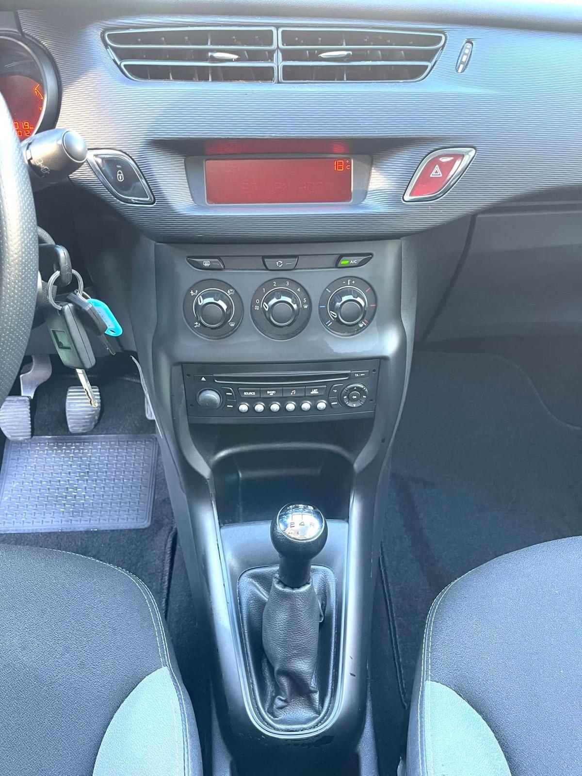 Citroën C3 1.0 VTi Attraction | Imagem 9