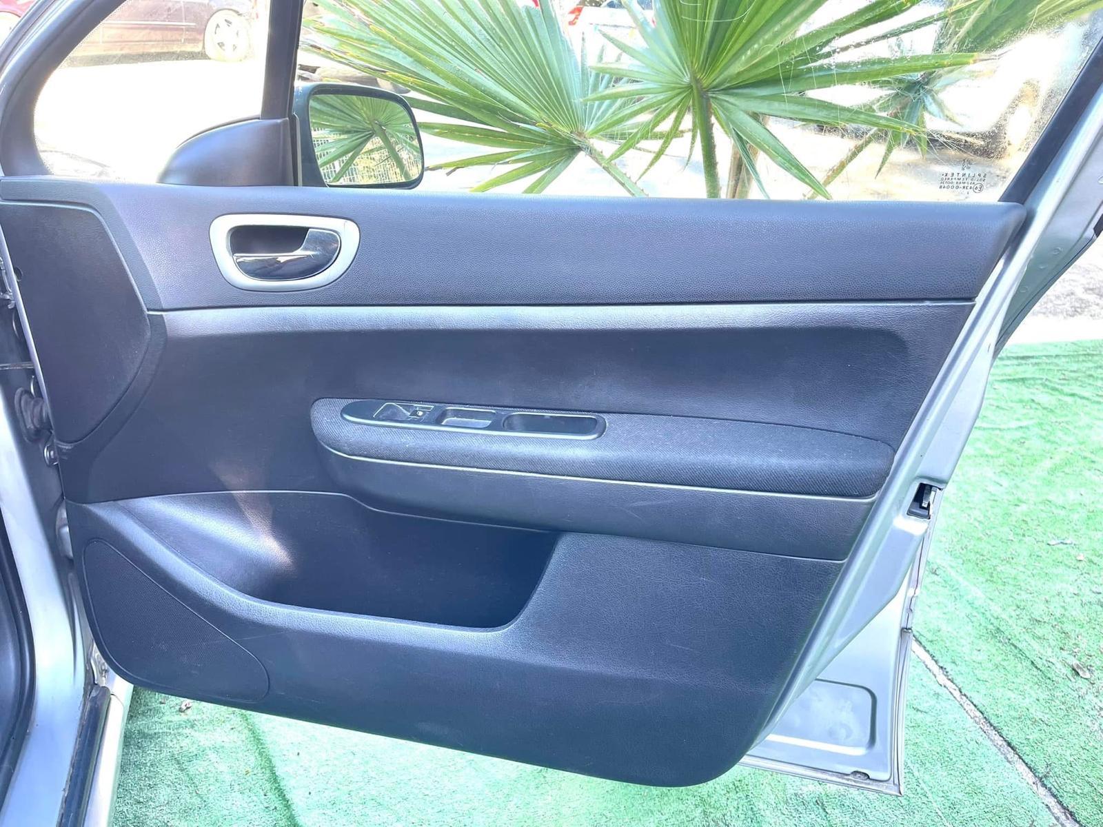 Peugeot 307 SW 1.4 HDI | Imagem 11