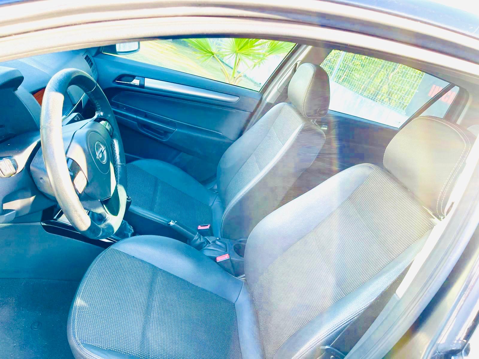 Opel Astra H Caravan 1.7 CDTi | Imagem 17