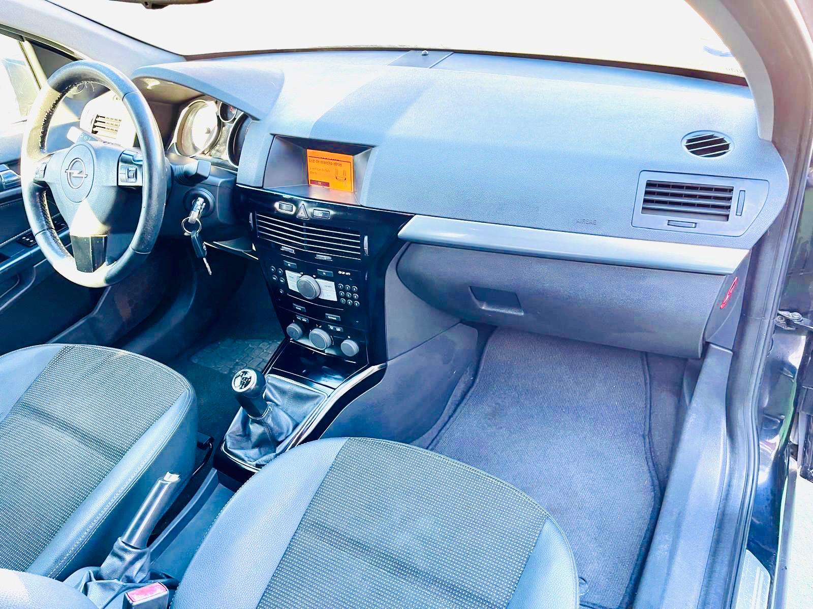 Opel Astra H Caravan 1.7 CDTi | Imagem 20