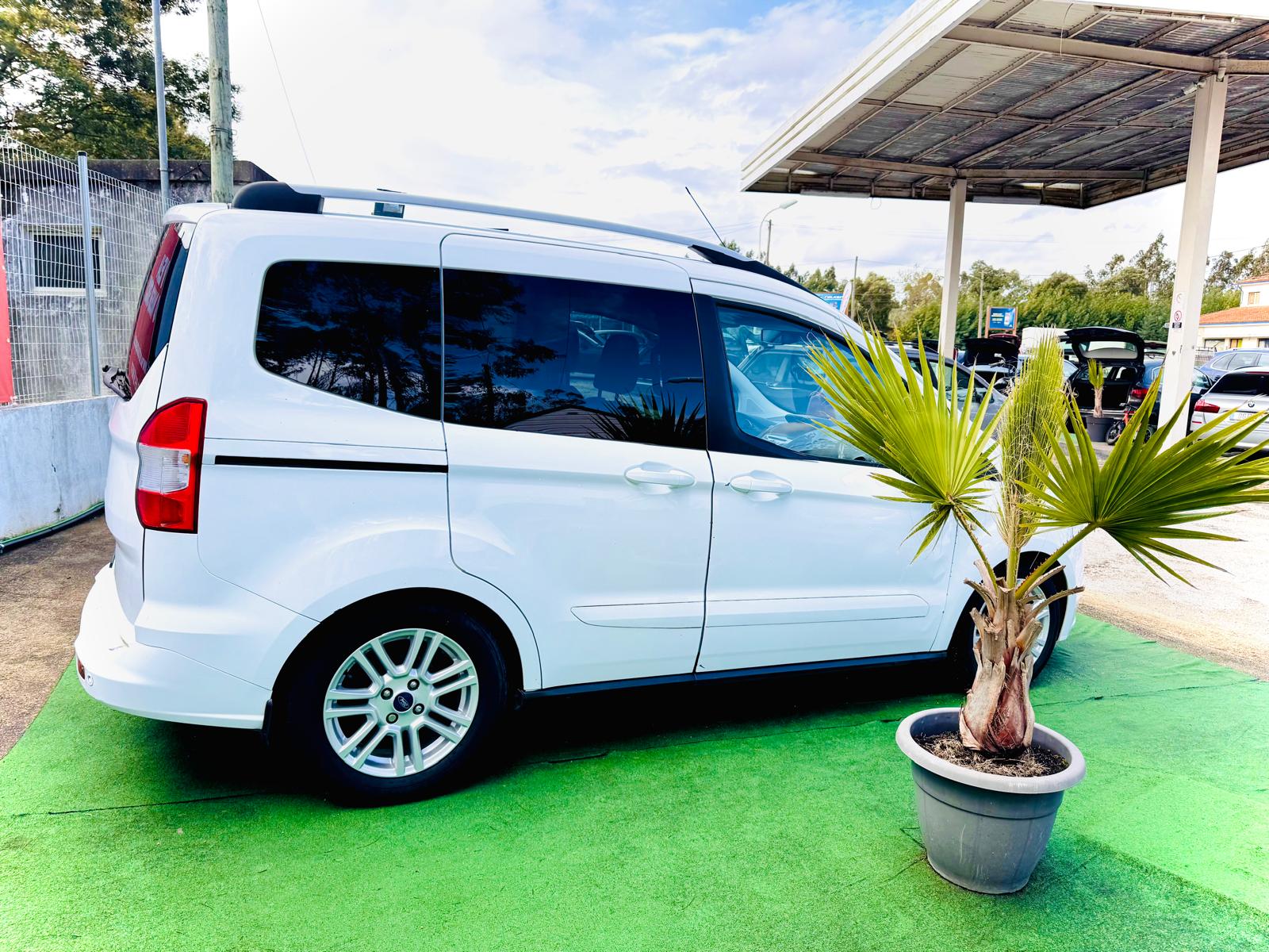 Ford TOURNEO 1.5 TDCI | Imagem 3