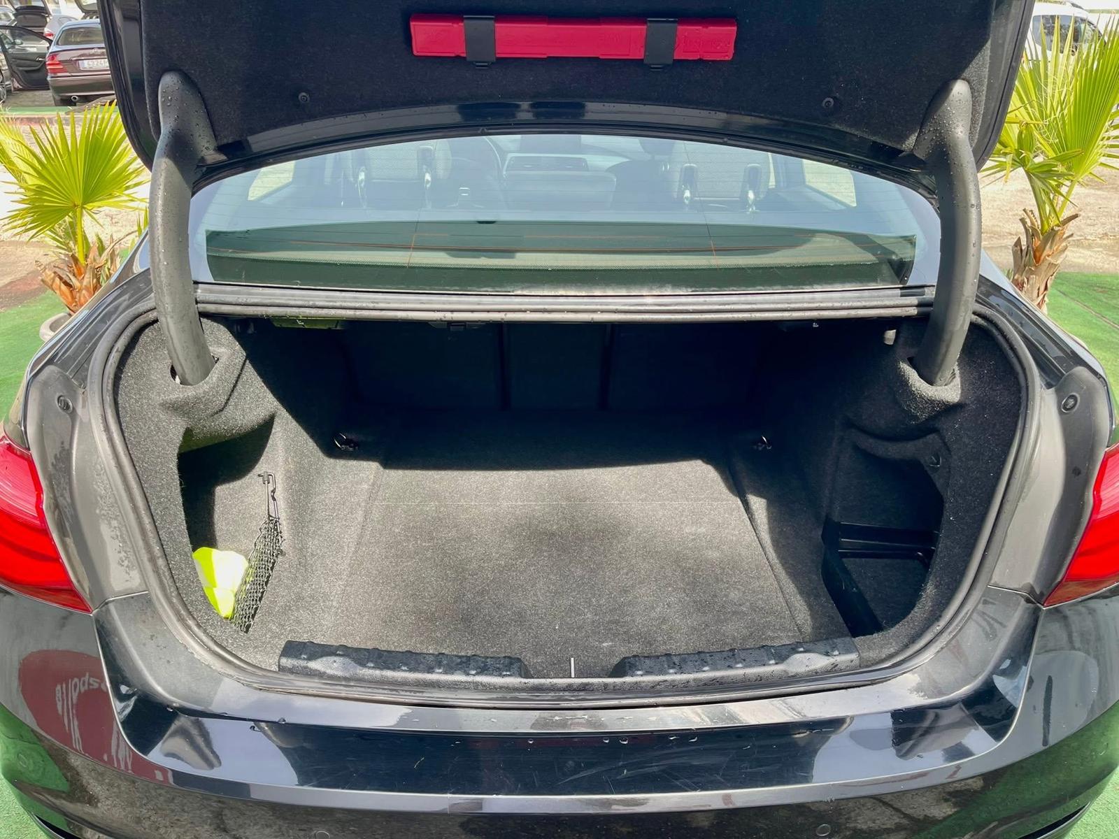 BMW 320 i | Imagem 8