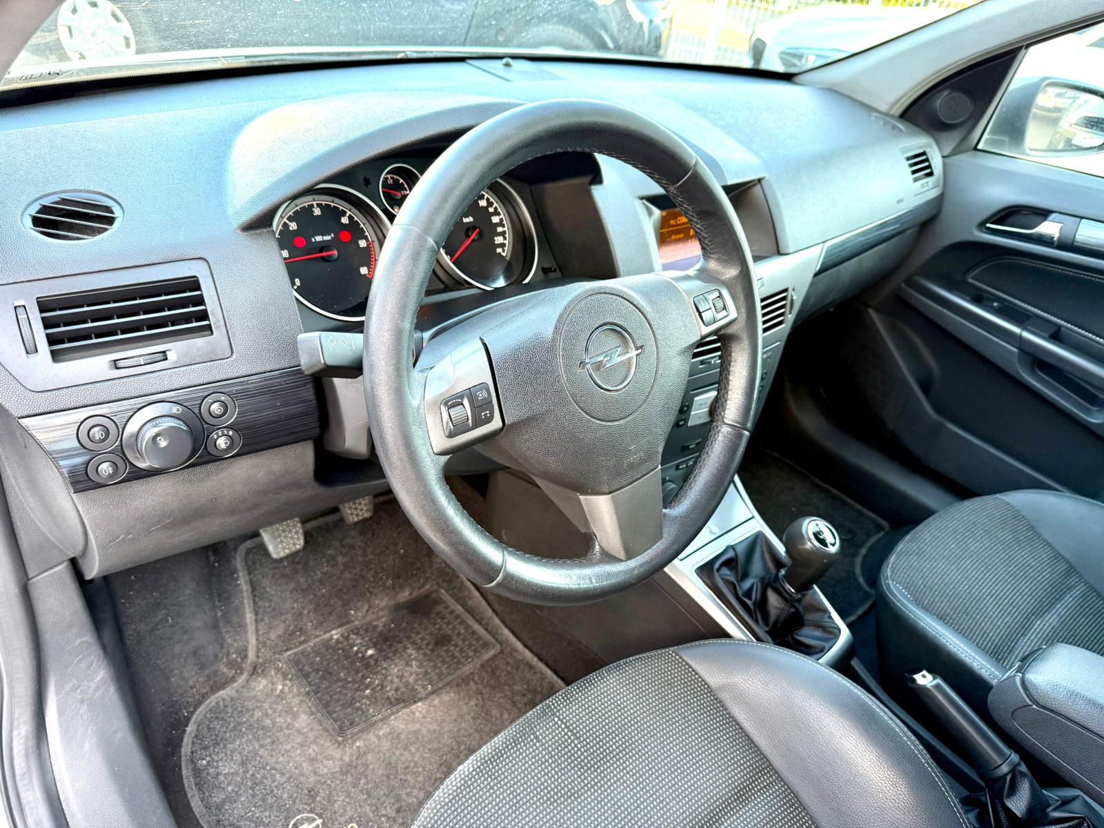 Opel Astra Caravan 1.7 CDTi | Imagem 12