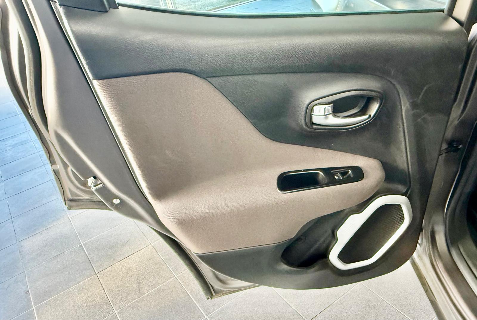 Jeep Renegade 1.6 M-JET | Imagem 12