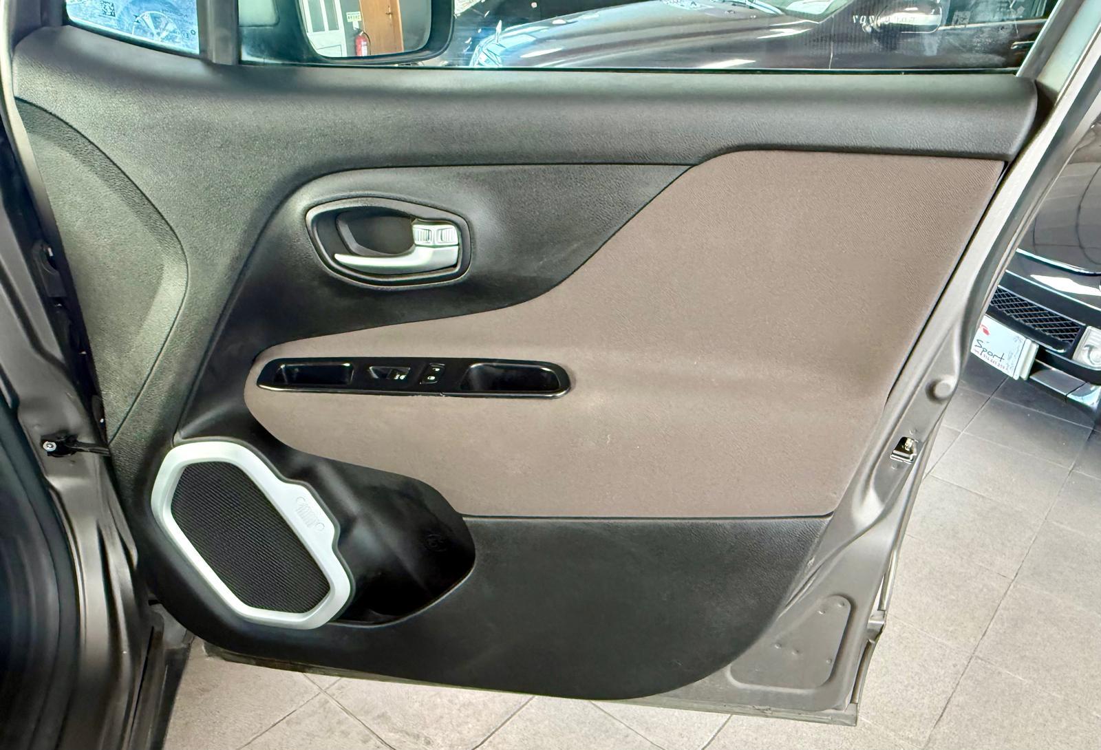 Jeep Renegade 1.6 M-JET | Imagem 17